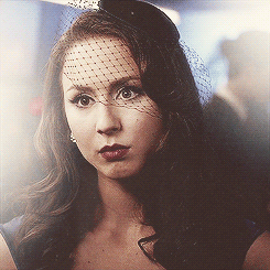 beauty queen GIF