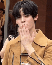 Por Suppakarn GIF