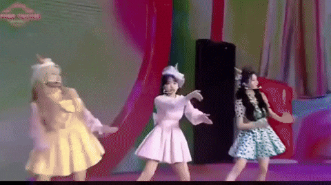 Izone Kimchaewon GIF