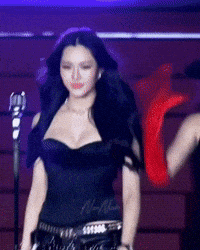 Sexy Queen GIF