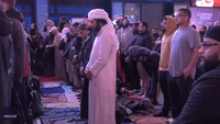 Muslims Gather for 'First Ever' Ramadan Prayers in Times Square
