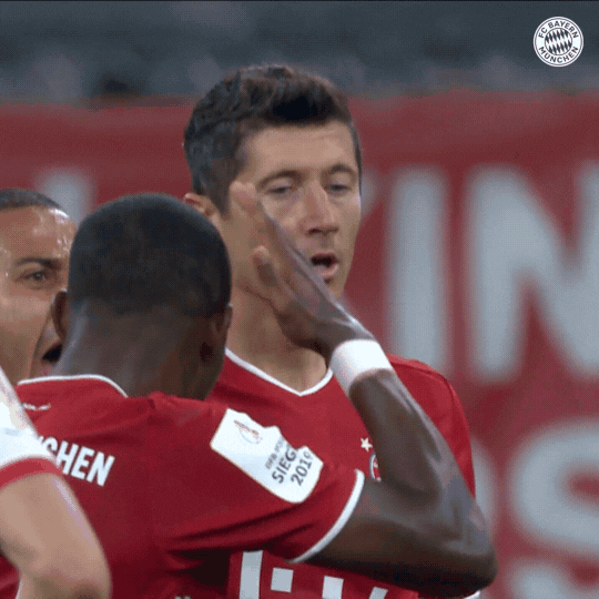 Robert Lewandowski Hug GIF by FC Bayern Munich