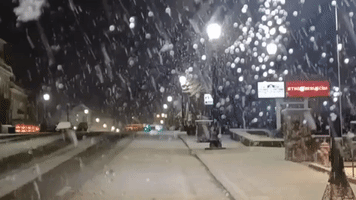 Heavy Snow Falls in Virginia