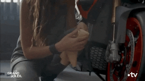 Alexandra GIF by Un si grand soleil