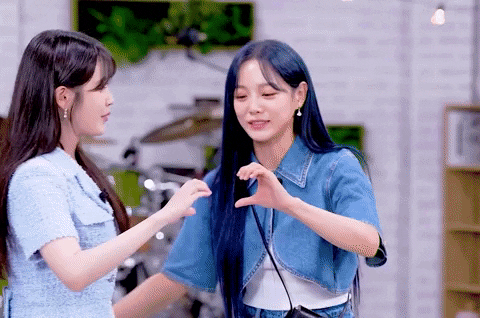 Noctii giphyupload happy heart wave GIF