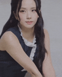 Kim Jisoo GIF
