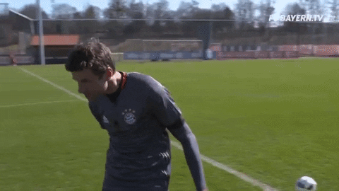 thomas muller making fun GIF by FC Bayern Munich
