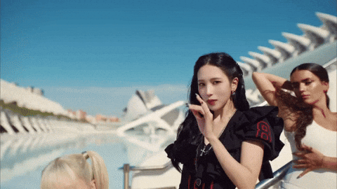 Momo Mina GIF