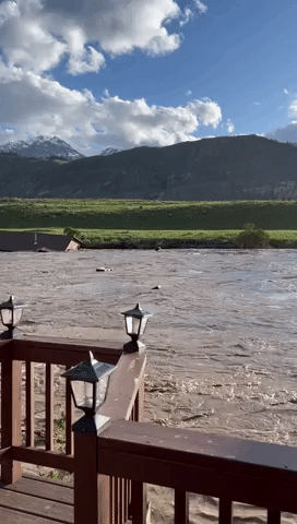 House Floats Down Yellowstone River Amid Major Flooding