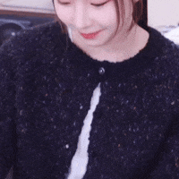 K Pop Side Eye GIF