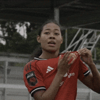 The Badge Kiss GIF by Manchester United