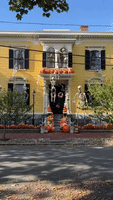 Salem Residents Decorate Homes