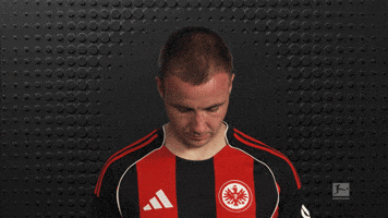 Look Up Eintracht Frankfurt GIF by Bundesliga