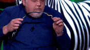Ilustres Ignorantes Kiss GIF by Movistar+