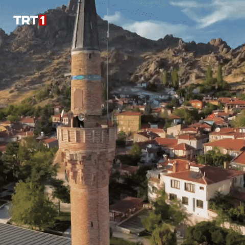 Friday Drone GIF by TRT