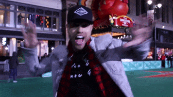 Dustin Lynch Rehearsal GIF by The 94th Annual Macy’s Thanksgiving Day Parade