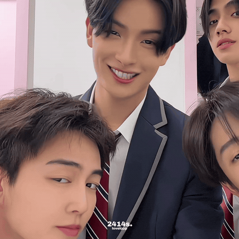 Busbecauseofyouishine GIF
