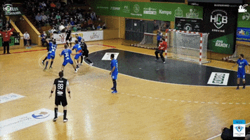 200.gif?cid=fc005b08cff954d83cc152c758f537bdec12d72539ed3a57&rid=200.gif&ct=g