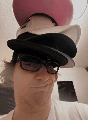 Pants On Fire Wtf GIF by Jan Metternich