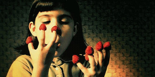 Amelie Poulain Eating GIF - Find & Share on GIPHY