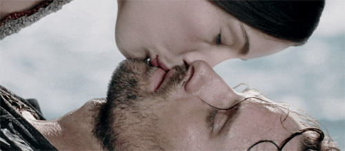 lord of the rings aragorn and arwen kiss